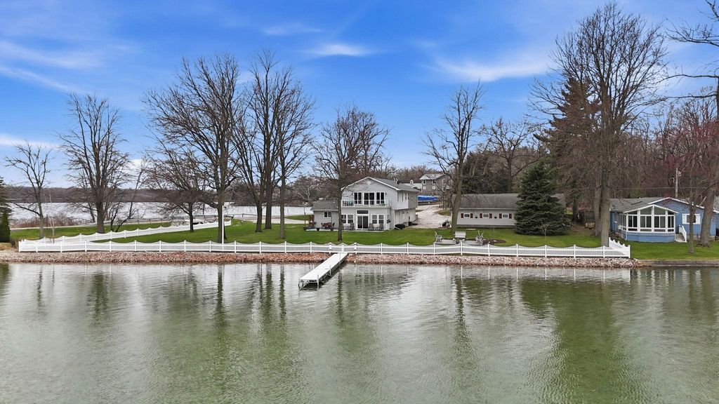 Photo of 6055 N 190 W, Howe, IN 46746 (MLS # 202610996)