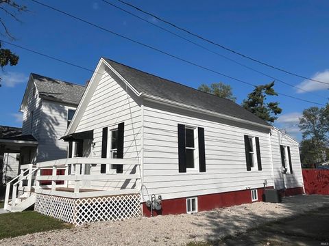 Tiny photo for 305 N Jackson Street, Huntingburg, IN 47542 (MLS # 202541353)