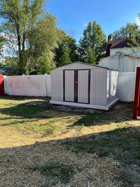 Tiny photo for 305 N Jackson Street, Huntingburg, IN 47542 (MLS # 202541353)