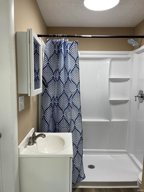 Tiny photo for 305 N Jackson Street, Huntingburg, IN 47542 (MLS # 202541353)