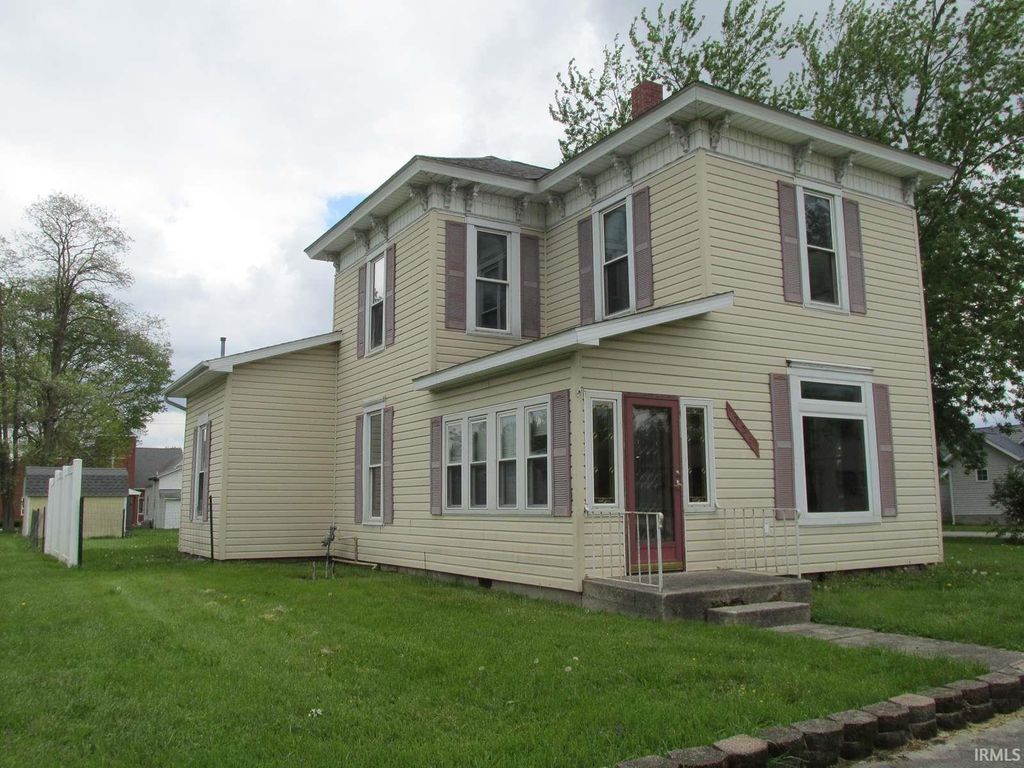 Photo of 725 N Main Street, Warren, IN 46792 (MLS # 202615882)