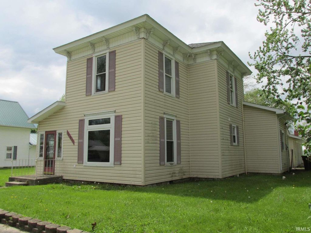 Photo of 725 N Main Street, Warren, IN 46792 (MLS # 202615882)