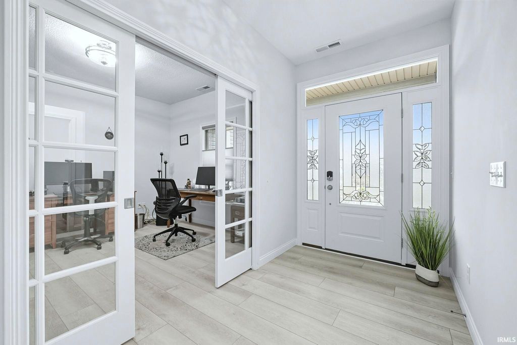 Photo of 5734 Santera Drive, Fort Wayne, IN 46818 (MLS # 202605147)