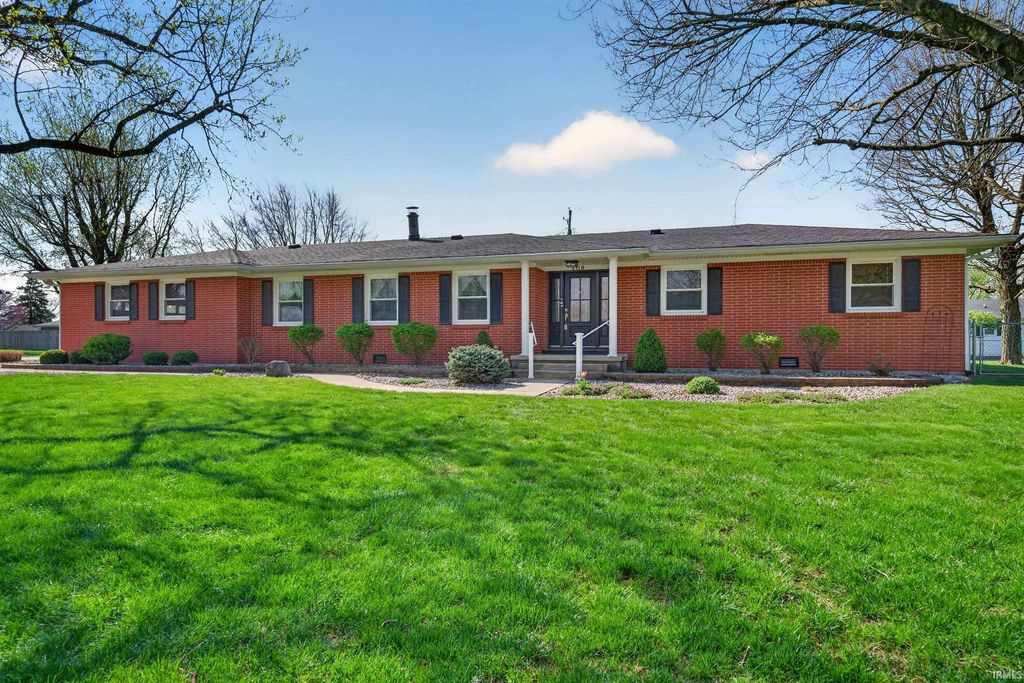 Photo of 308 E WILSON Street, Swayzee, IN 46986 (MLS # 202612638)