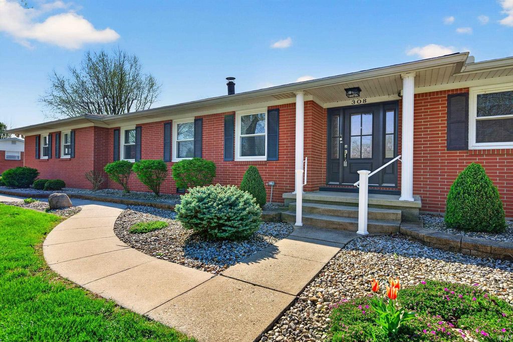 Photo of 308 E WILSON Street, Swayzee, IN 46986 (MLS # 202612638)