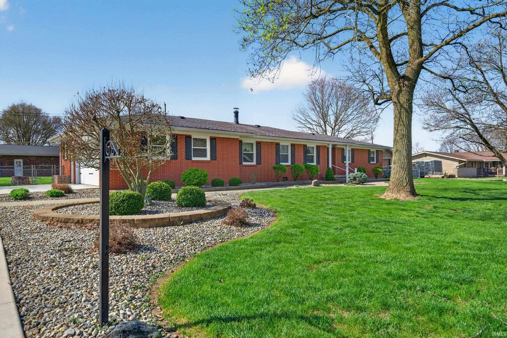 Photo of 308 E WILSON Street, Swayzee, IN 46986 (MLS # 202612638)