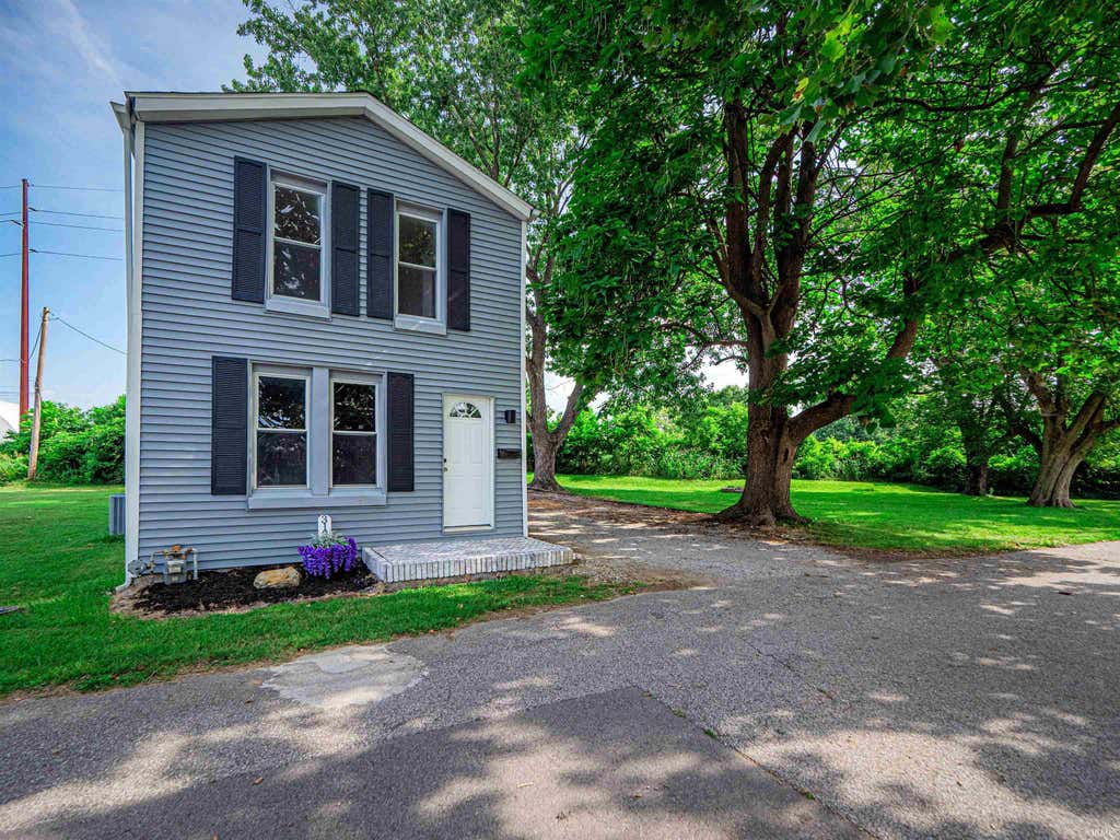 Photo of 3133 Austin Avenue, Evansville, IN 47712 (MLS # 202630636)