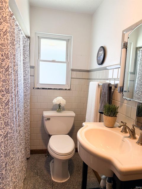 Tiny photo for 2225 W Sycamore Street, Kokomo, IN 46901 (MLS # 202624984)