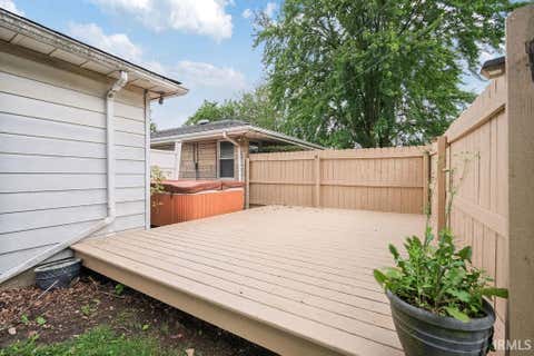 Tiny photo for 2225 W Sycamore Street, Kokomo, IN 46901 (MLS # 202624984)