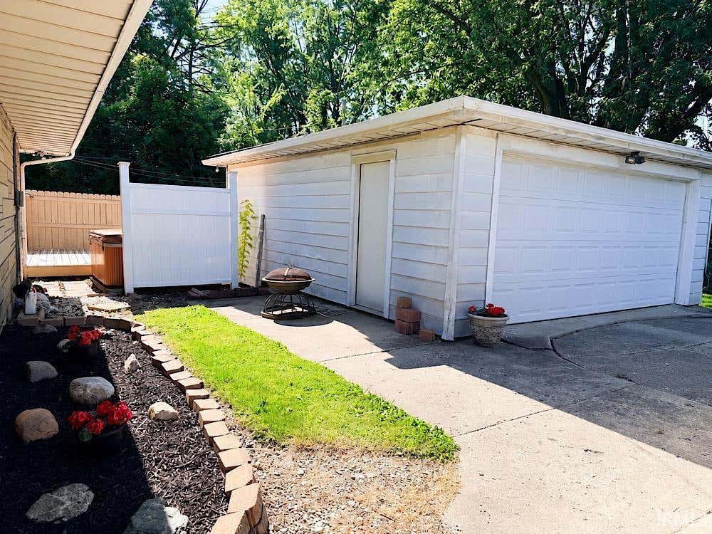 Photo of 2225 W Sycamore Street, Kokomo, IN 46901 (MLS # 202624984)