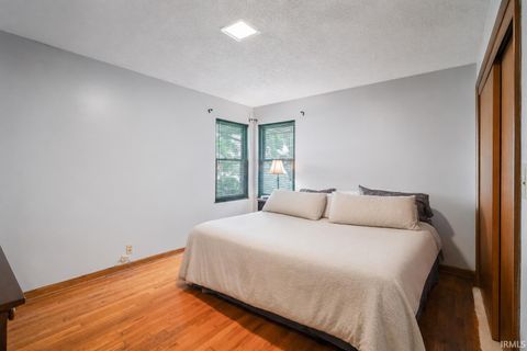 Tiny photo for 2225 W Sycamore Street, Kokomo, IN 46901 (MLS # 202624984)