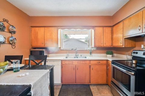 Tiny photo for 2225 W Sycamore Street, Kokomo, IN 46901 (MLS # 202624984)