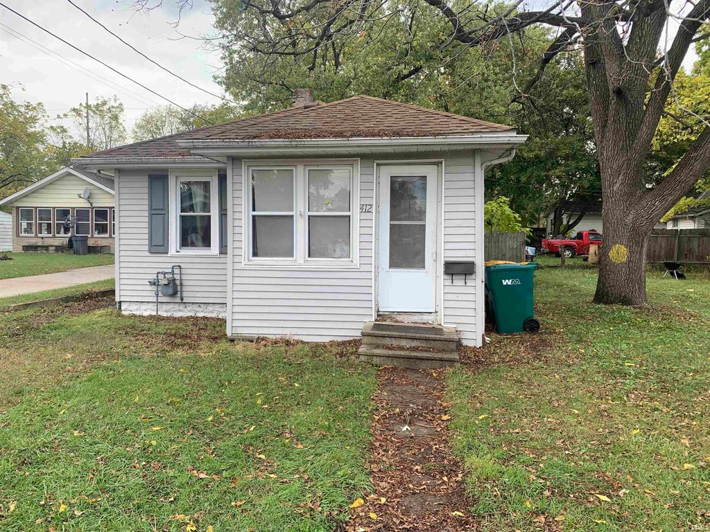 Photo of 412 W Marion Street, Mishawaka, IN 46546 (MLS # 202609147)