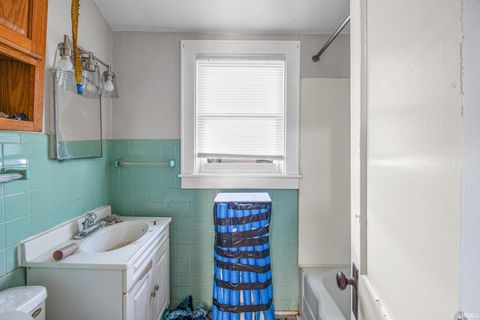 Tiny photo for 720 S Union Street, Kokomo, IN 46901 (MLS # 202539034)