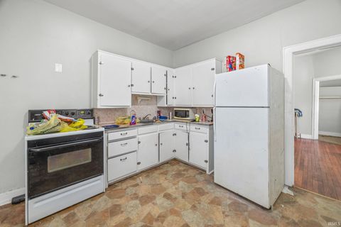 Tiny photo for 720 S Union Street, Kokomo, IN 46901 (MLS # 202539034)