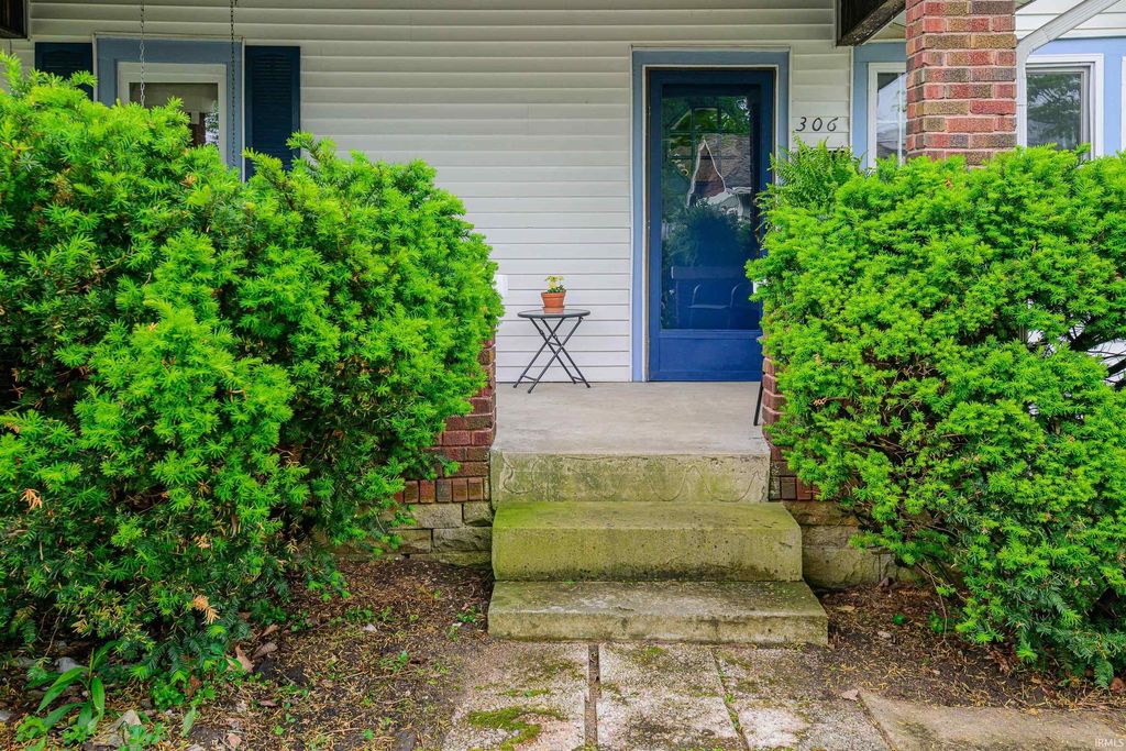 Photo of 306 E Hillside Drive, Bloomington, IN 47401 (MLS # 202616078)