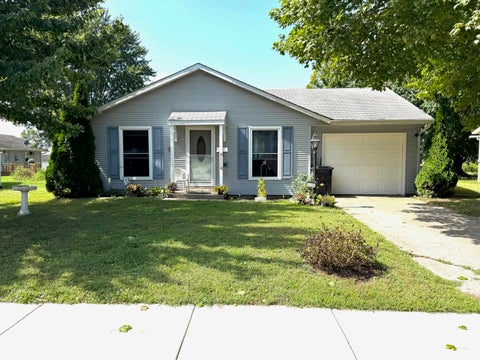 Photo of 1426 Elm Street, Rochester, IN 46975 (MLS # 202638762)