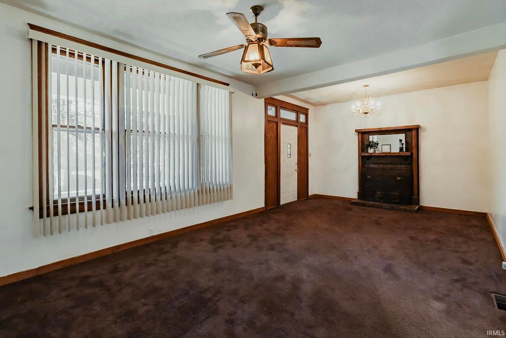 Photo of 716 Waggoner Avenue, Evansville, IN 47713 (MLS # 202613187)