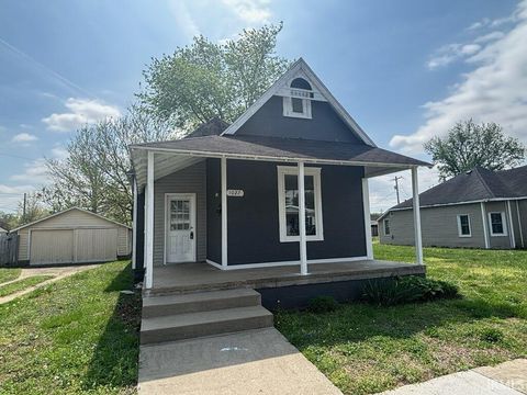 Photo of 1027 N 10th Street, Vincennes, IN 47591 (MLS # 202547890)