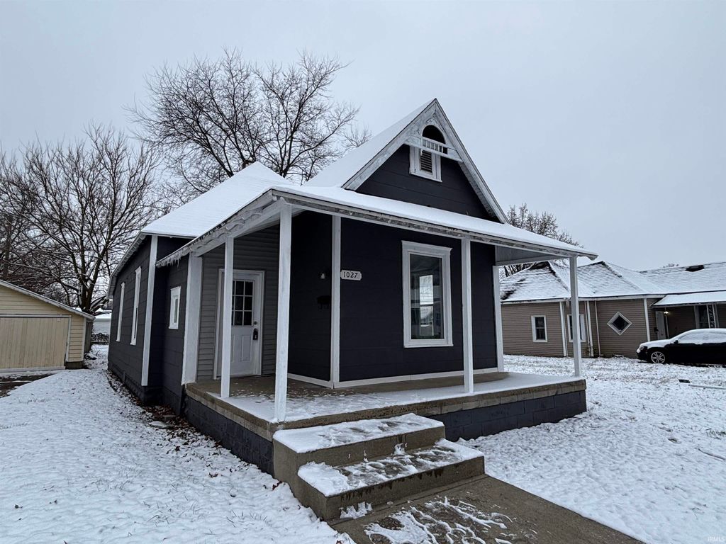 Photo of 1027 N 10th Street, Vincennes, IN 47591 (MLS # 202547890)