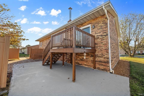 Tiny photo for 104 E 22nd Street, Huntingburg, IN 47542 (MLS # 202643792)