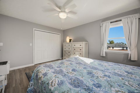 Tiny photo for 104 E 22nd Street, Huntingburg, IN 47542 (MLS # 202643792)