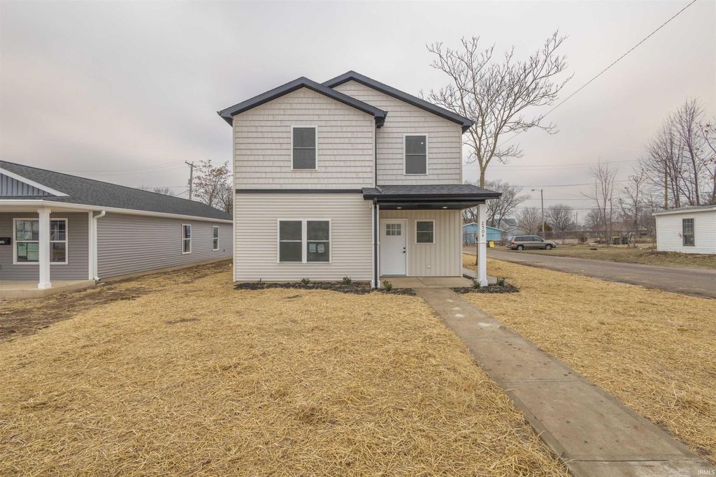 Photo of 2504 Lillie Street, Fort Wayne, IN 46803 (MLS # 202549622)