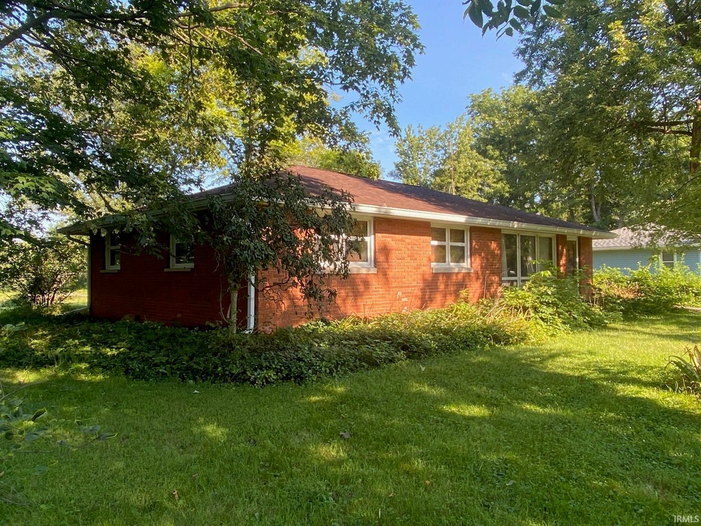 Photo of 7661 N County Road 320, Albany, IN 47320 (MLS # 202635424)