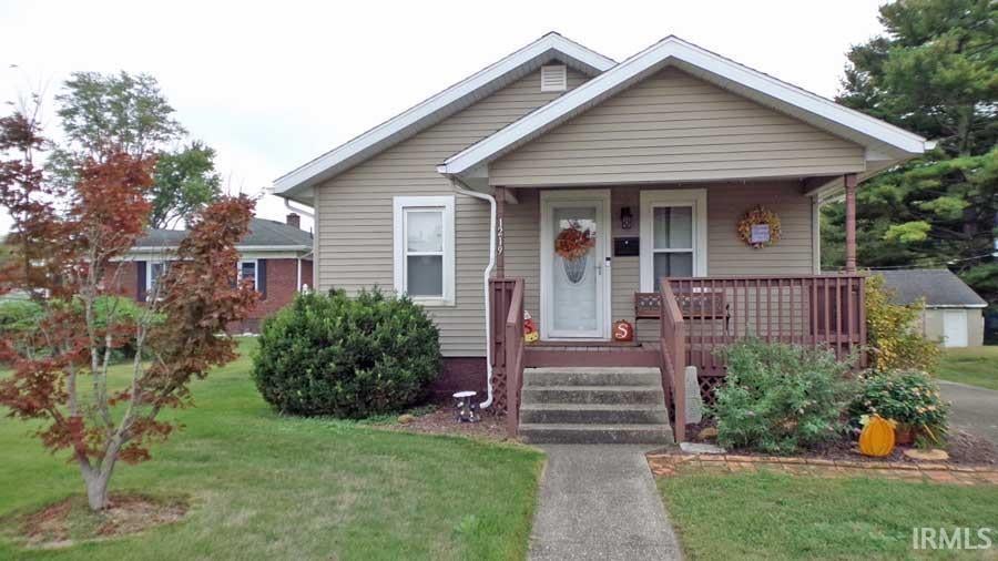 Photo of 1219 N 12th Street, Vincennes, IN 47591 (MLS # 202643925)