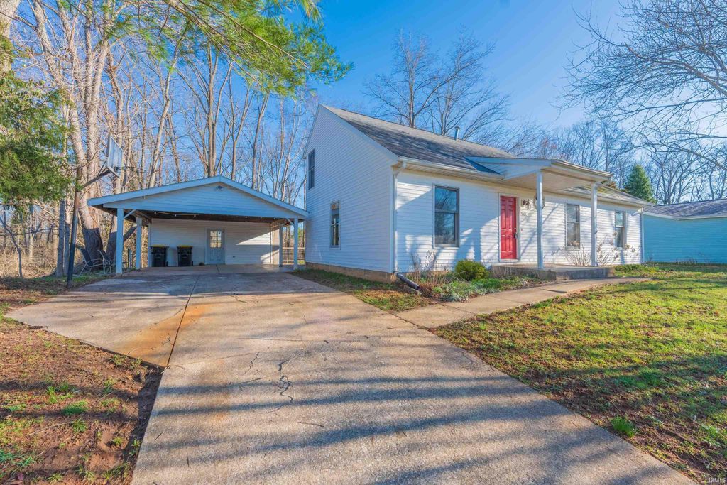 Photo of 5904 S Phyllis Street, Bloomington, IN 47403 (MLS # 202608412)