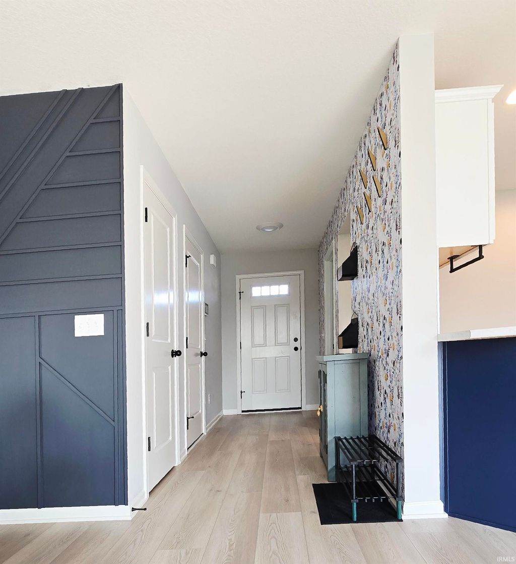 Photo of 1332 Pueblo Trail, Fort Wayne, IN 46845 (MLS # 202545942)