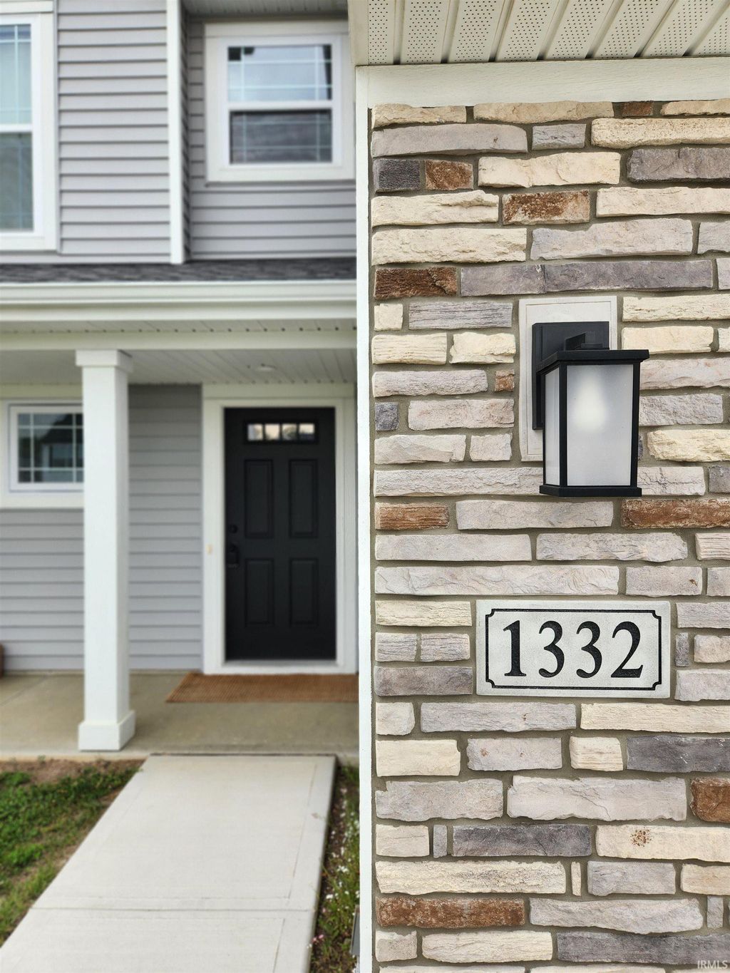 Photo of 1332 Pueblo Trail, Fort Wayne, IN 46845 (MLS # 202545942)