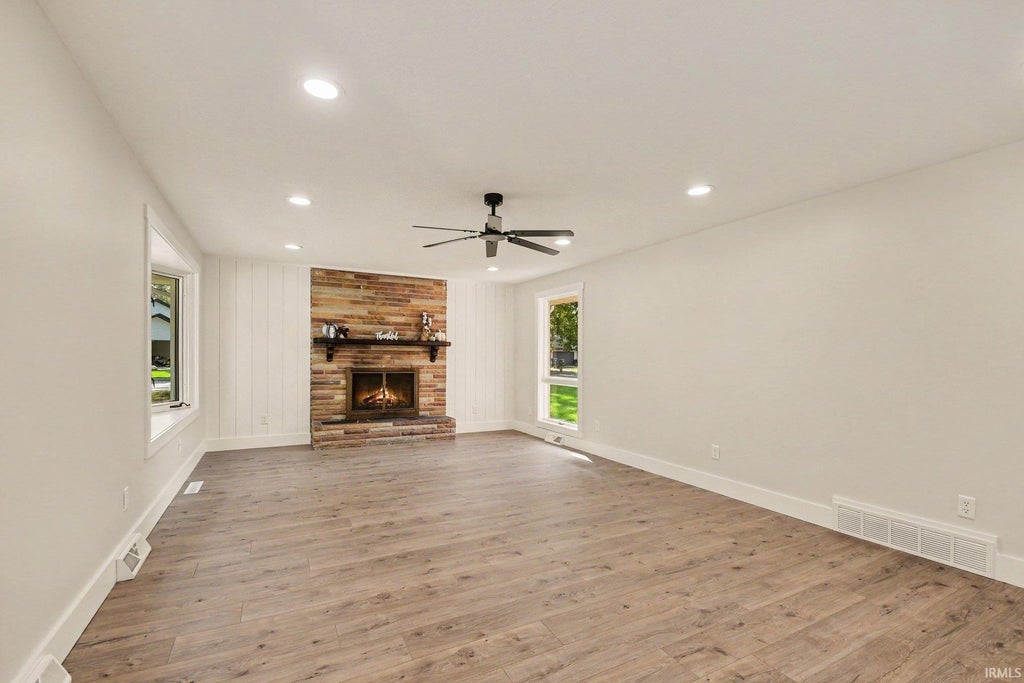 Photo of 1327 E Reynolds Street, Goshen, IN 46528 (MLS # 202642220)