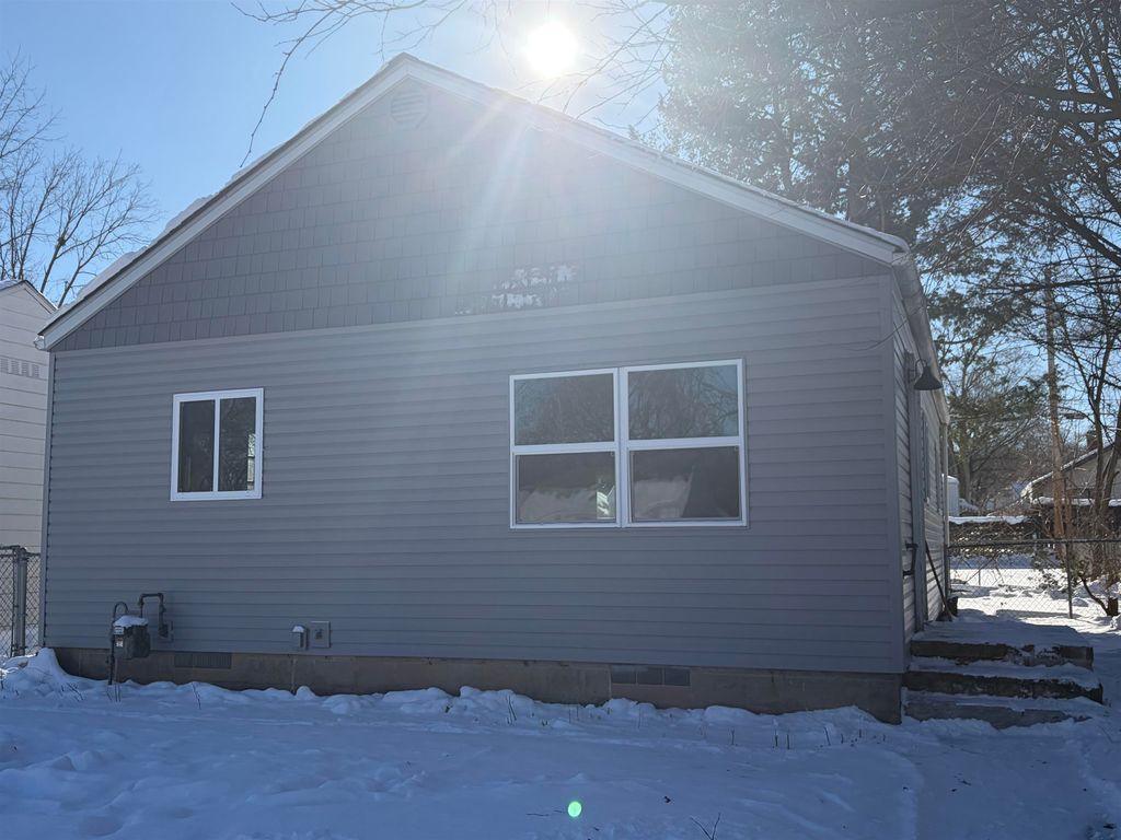 Photo of 1934 E BOWMAN Street, South Bend, IN 46613 (MLS # 202602128)