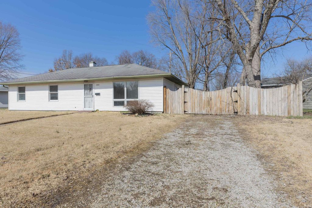 Photo of 3000 Sheridan Road, Evansville, IN 47710 (MLS # 202606309)