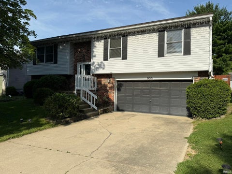 Tiny photo for 906 S Rolling Rock Drive, Bloomington, IN 47403 (MLS # 202623616)