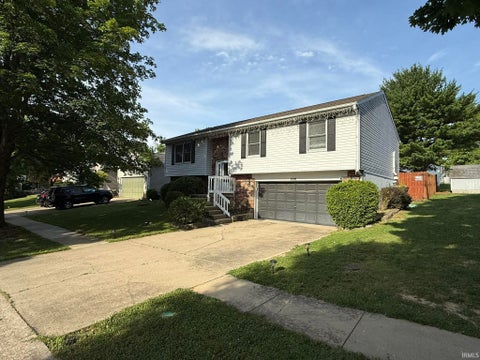 Photo of 906 S Rolling Rock Drive, Bloomington, IN 47403 (MLS # 202623616)