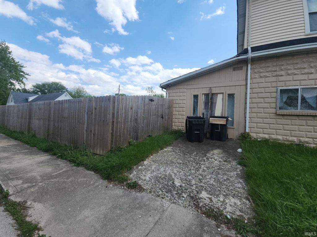 Photo of 704 S Bell Street, Kokomo, IN 46901 (MLS # 202617282)