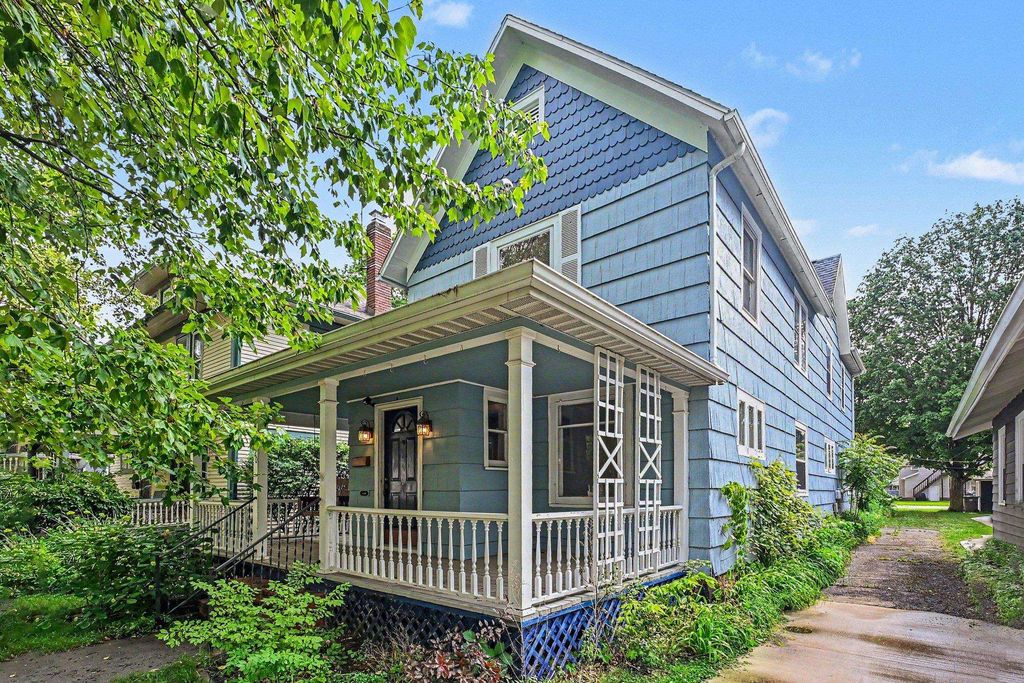 Photo of 620 S 6th Street, Goshen, IN 46526 (MLS # 202622320)