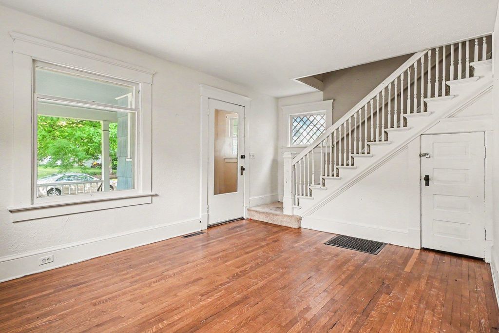 Photo of 620 S 6th Street, Goshen, IN 46526 (MLS # 202622320)