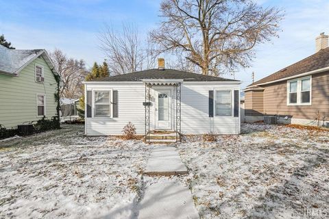 Photo of 1017 S LOCKE Street, Kokomo, IN 46902 (MLS # 202548964)