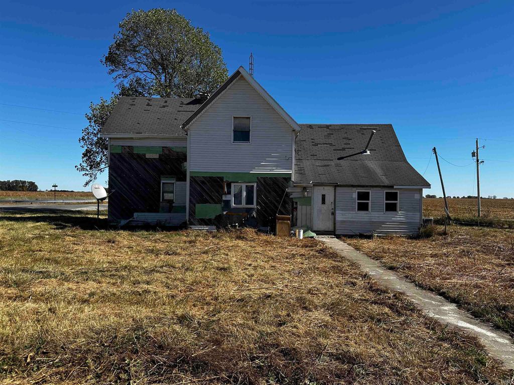 Photo of 9964 E 400 N Road, Van Buren, IN 46991 (MLS # 202542045)