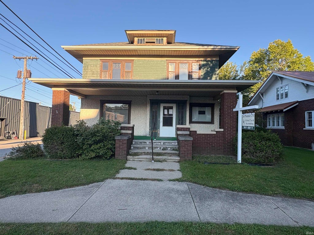 Photo of 112 S Main Street, Middlebury, IN 46540 (MLS # 202640237)
