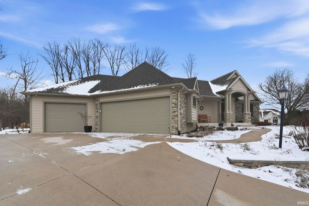 Photo of 2002 Stone Fountain Chase, Fort Wayne, IN 46804 (MLS # 202602145)