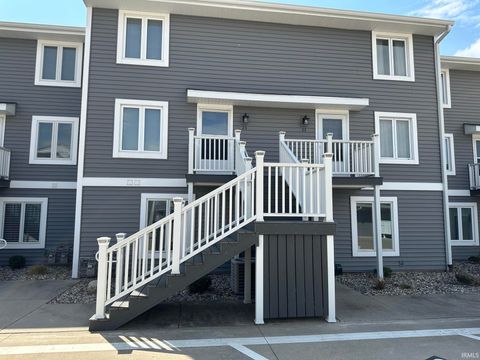 Photo of 1725 Colonial Drive, Rochester, IN 46975 (MLS # 202610536)