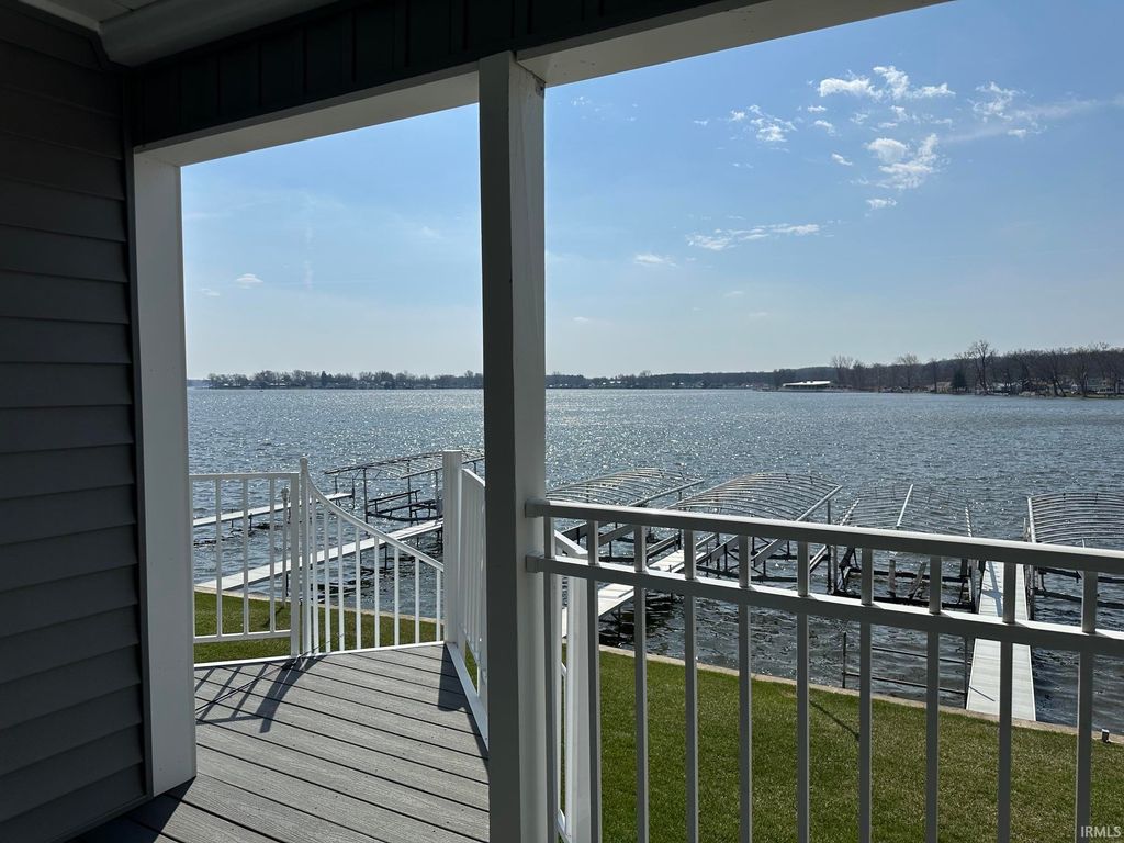 Photo of 1725 Colonial Drive, Rochester, IN 46975 (MLS # 202610536)