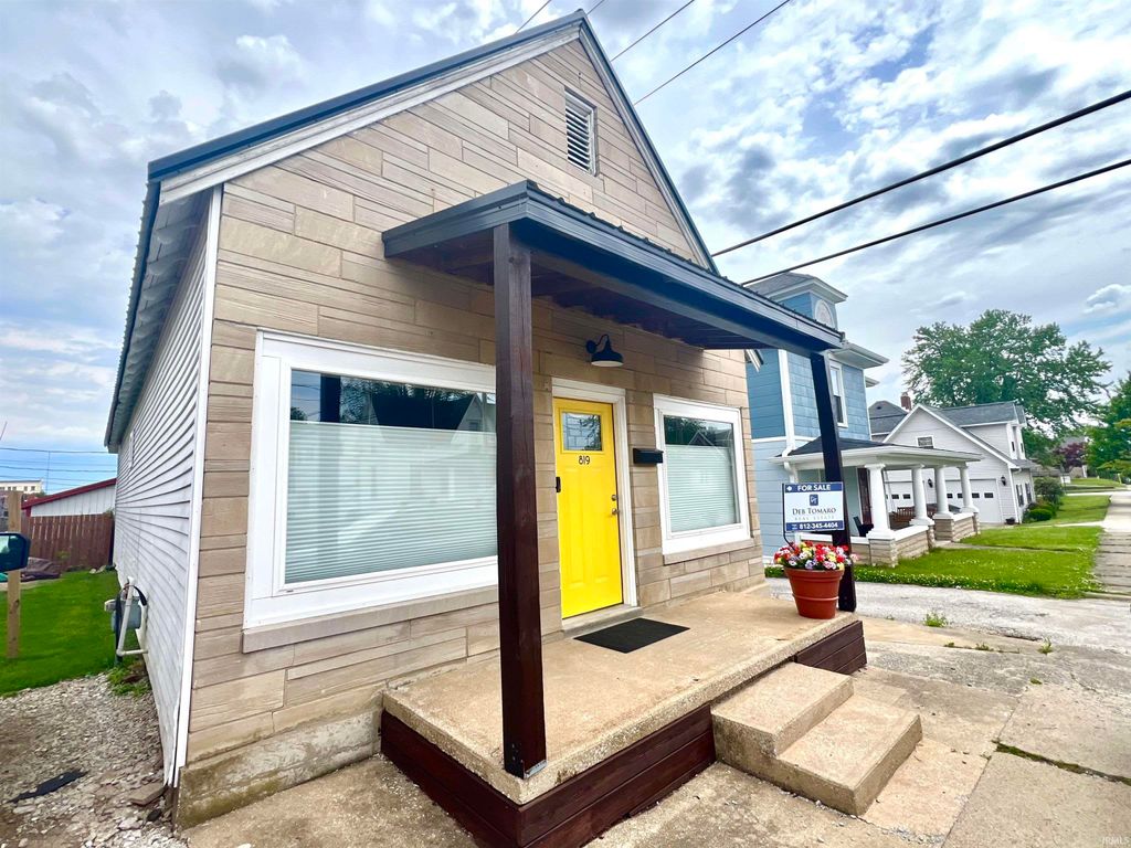 Photo of 819 18th Street, Bedford, IN 47421 (MLS # 202616452)