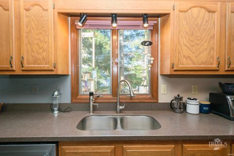 Tiny photo for 11559 S County Road 300 W, Muncie, IN 47302 (MLS # 202543321)