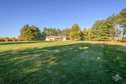Tiny photo for 11559 S County Road 300 W, Muncie, IN 47302 (MLS # 202543321)