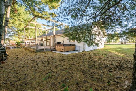 Tiny photo for 11559 S County Road 300 W, Muncie, IN 47302 (MLS # 202543321)